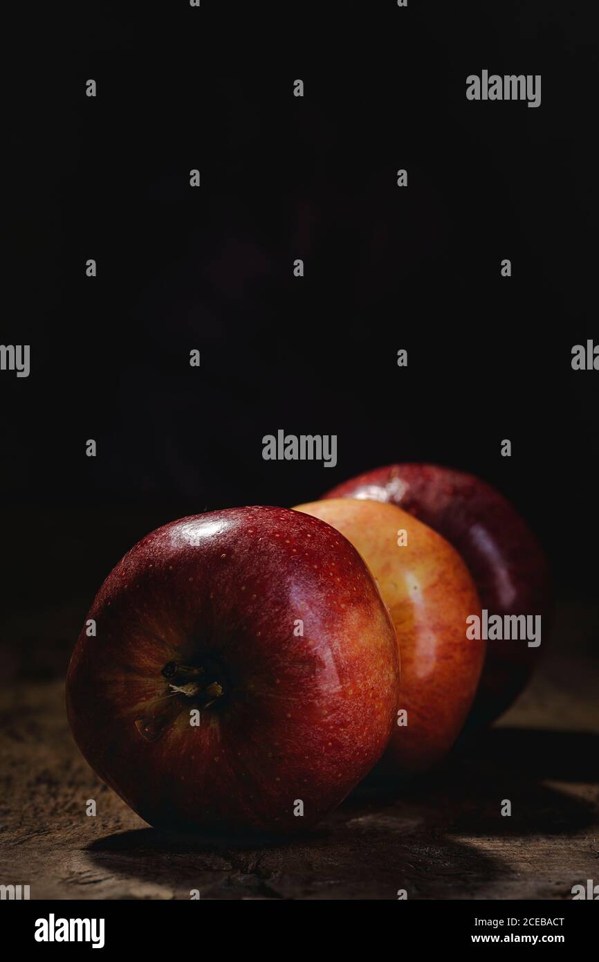 Red Apple Rawa Raw Red apple on dark table. Healthy food. Detox Stock Photo - Alamy