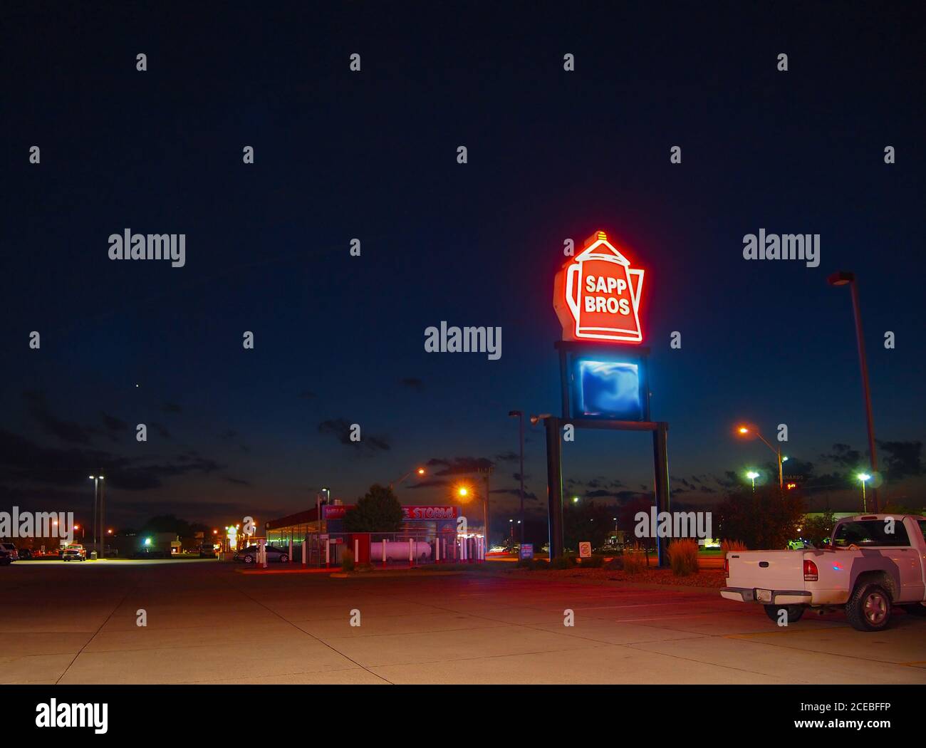 COLUMBUS, NEBRASKA - JULY 26, 2018: A Sapp Brothers Travel Center, a midwestern insitution found mostly in Nebraska, with iconic coffee pot logo glowi Stock Photo