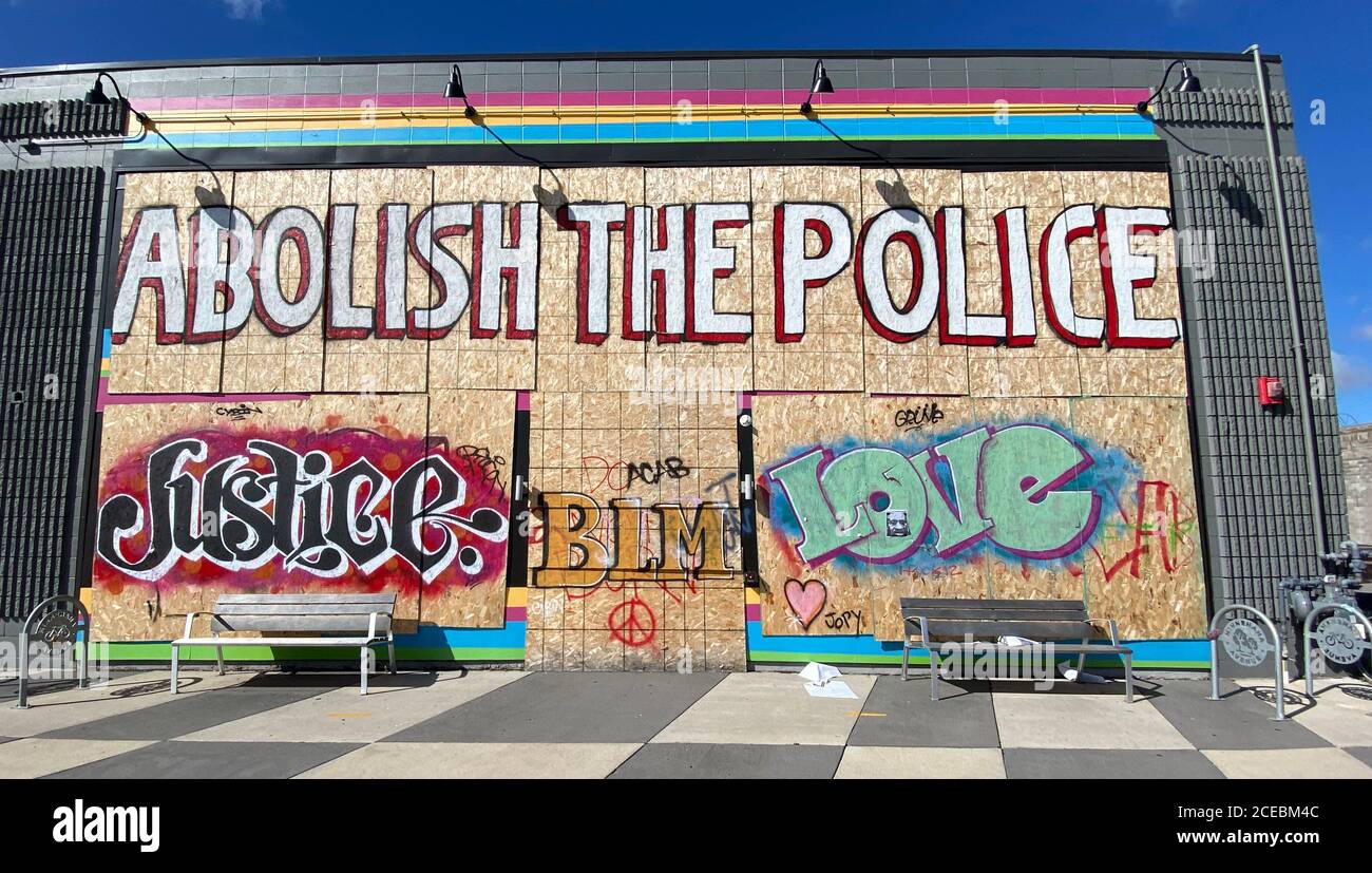 Minneapolis, Minnesota, USA. 31st Aug, 2020. This mural is two blocks from the shell of the 3rd Precinct Minneapolis police station, burned after the death of George Floyd at the hands of Minneapolis police in May, Monday August 31, 2020. Credit: Mark Hertzberg/ZUMA Wire/Alamy Live News Stock Photo