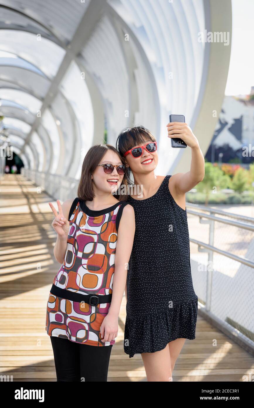 Asian women taking selfie hi-res stock photography and images - Alamy