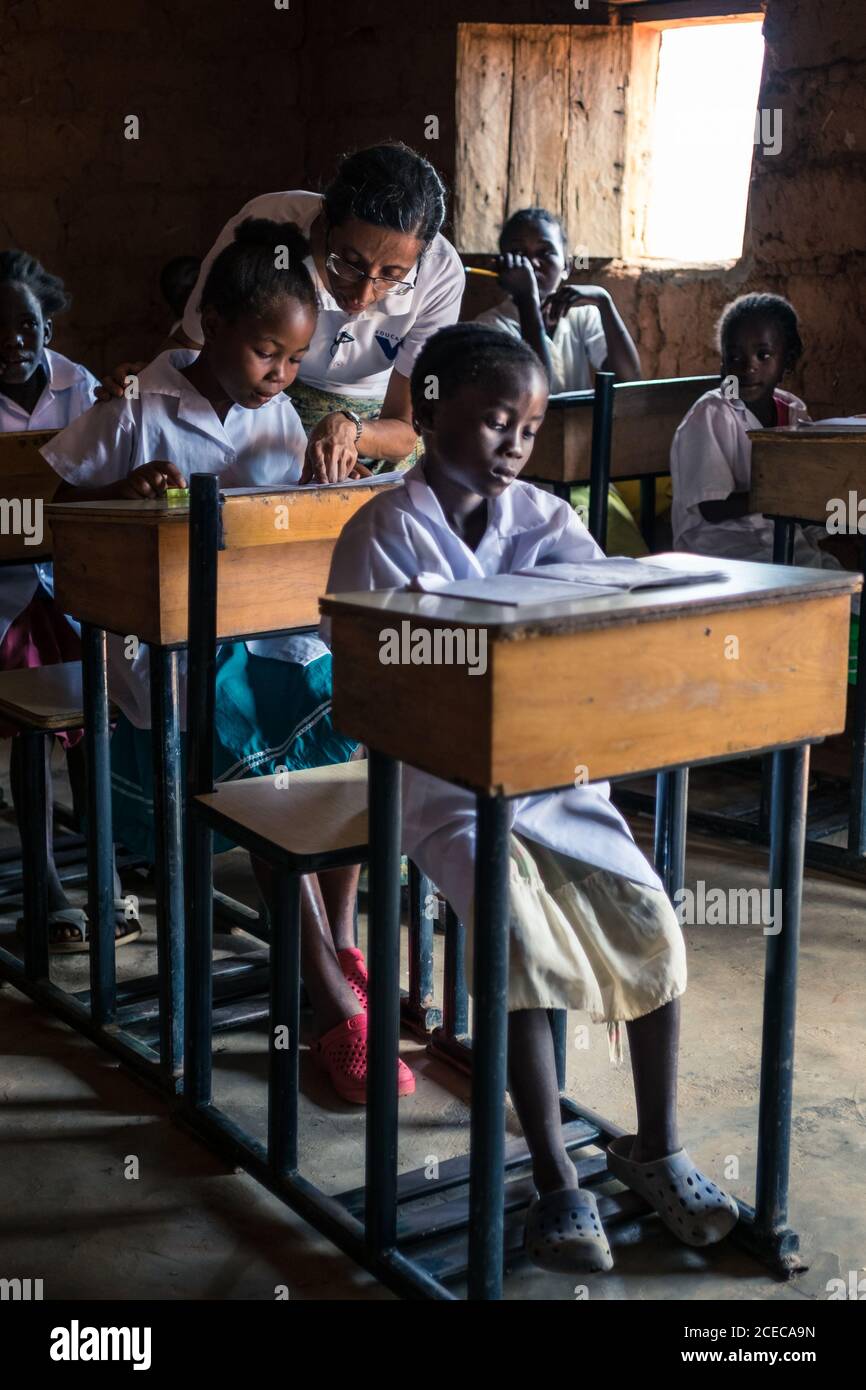 Rural school angola africa hi-res stock photography and images - Alamy