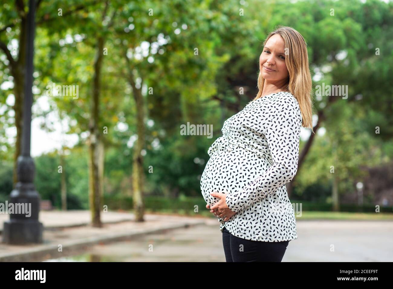 Blonde pregnant woman hi-res stock photography and images - Alamy