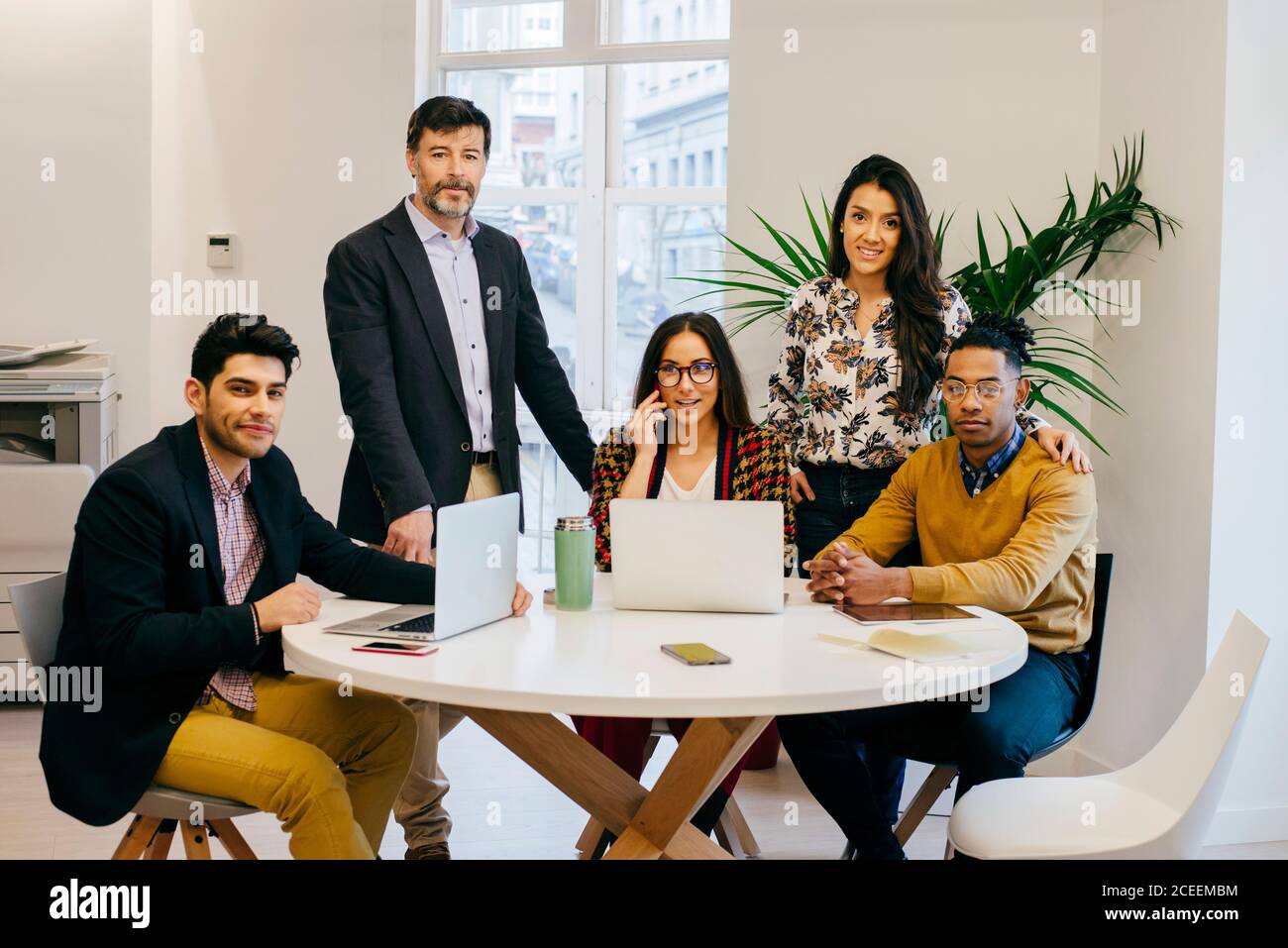 Employee office hi-res stock photography and images - Alamy