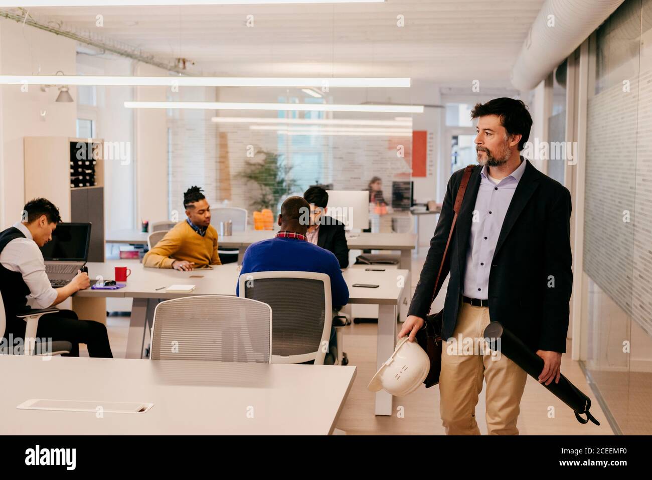 Manager staff standing office hi-res stock photography and images - Alamy