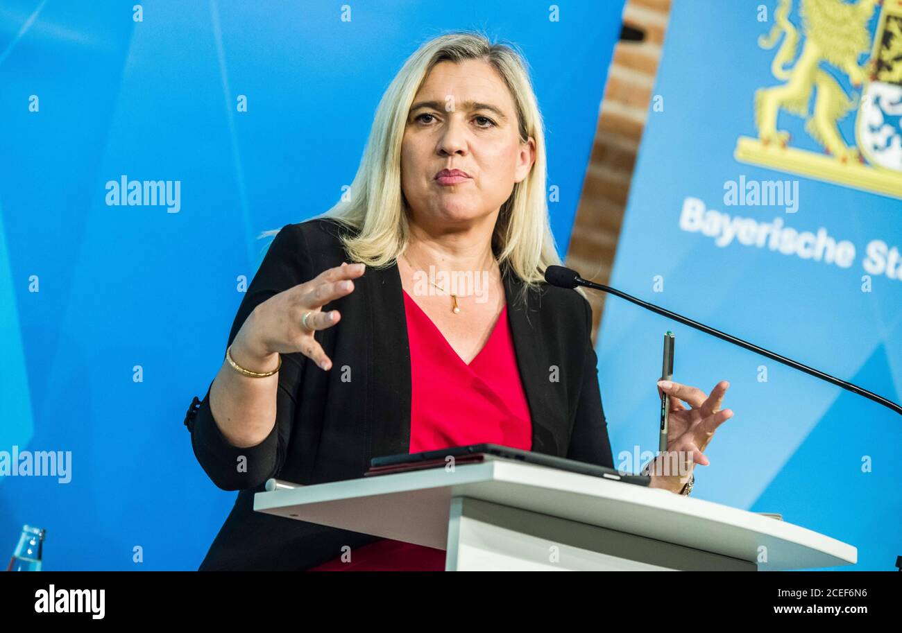 Huml Schuljahr 2020 2021 hi-res stock photography and images - Alamy