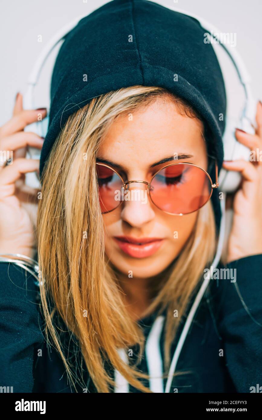 Black hood hi-res stock photography and images - Alamy