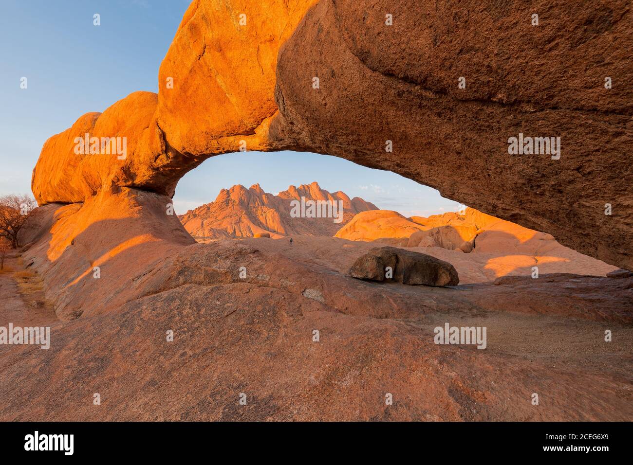 Stone arch in desert Stock Photo - Alamy