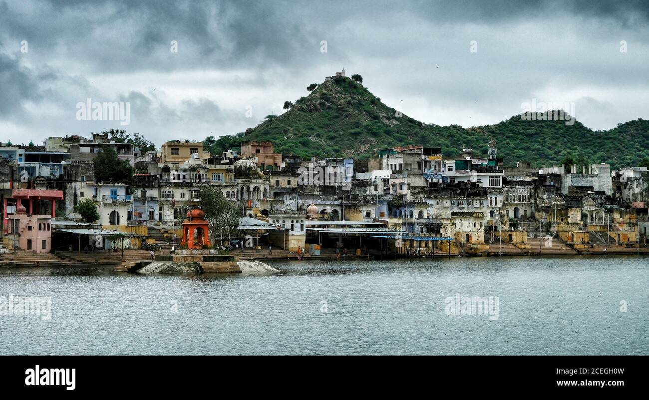 View of Pushkar Lake, Hindu pilgrimage site, in the city of Pushkar in ...
