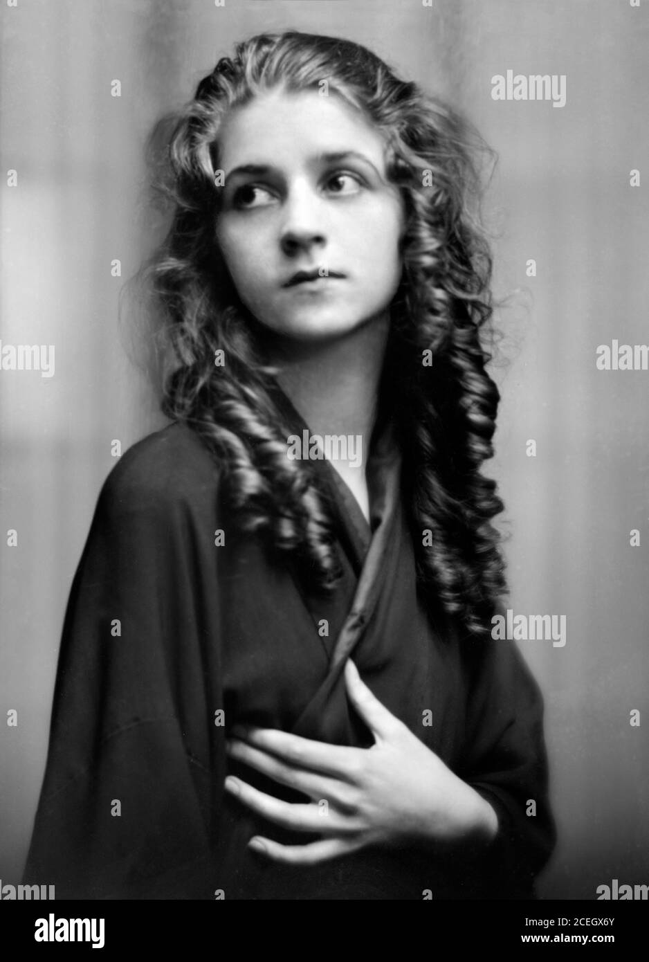 Isadora Duncan. Portrait of the American dancer Angela Isadora Duncan (1877/8-1927) by Arnold Genthe Stock Photo