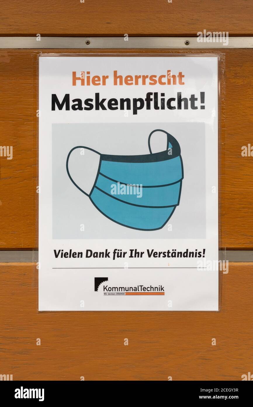 Compulsory mask wearing sign hi-res stock photography and images - Alamy