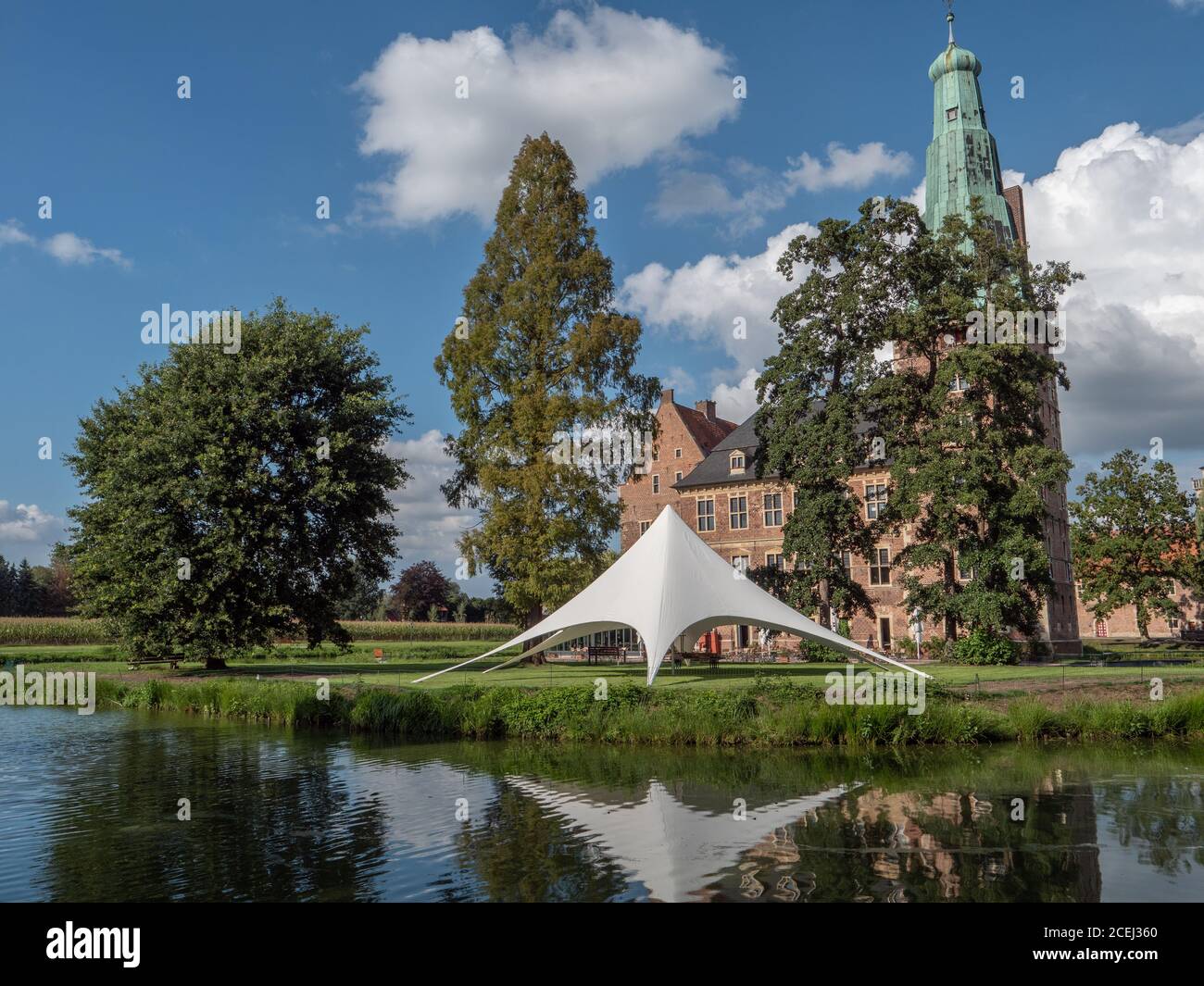 Raesfeld the castle of raesfeld in germany Stock Photo - Alamy
