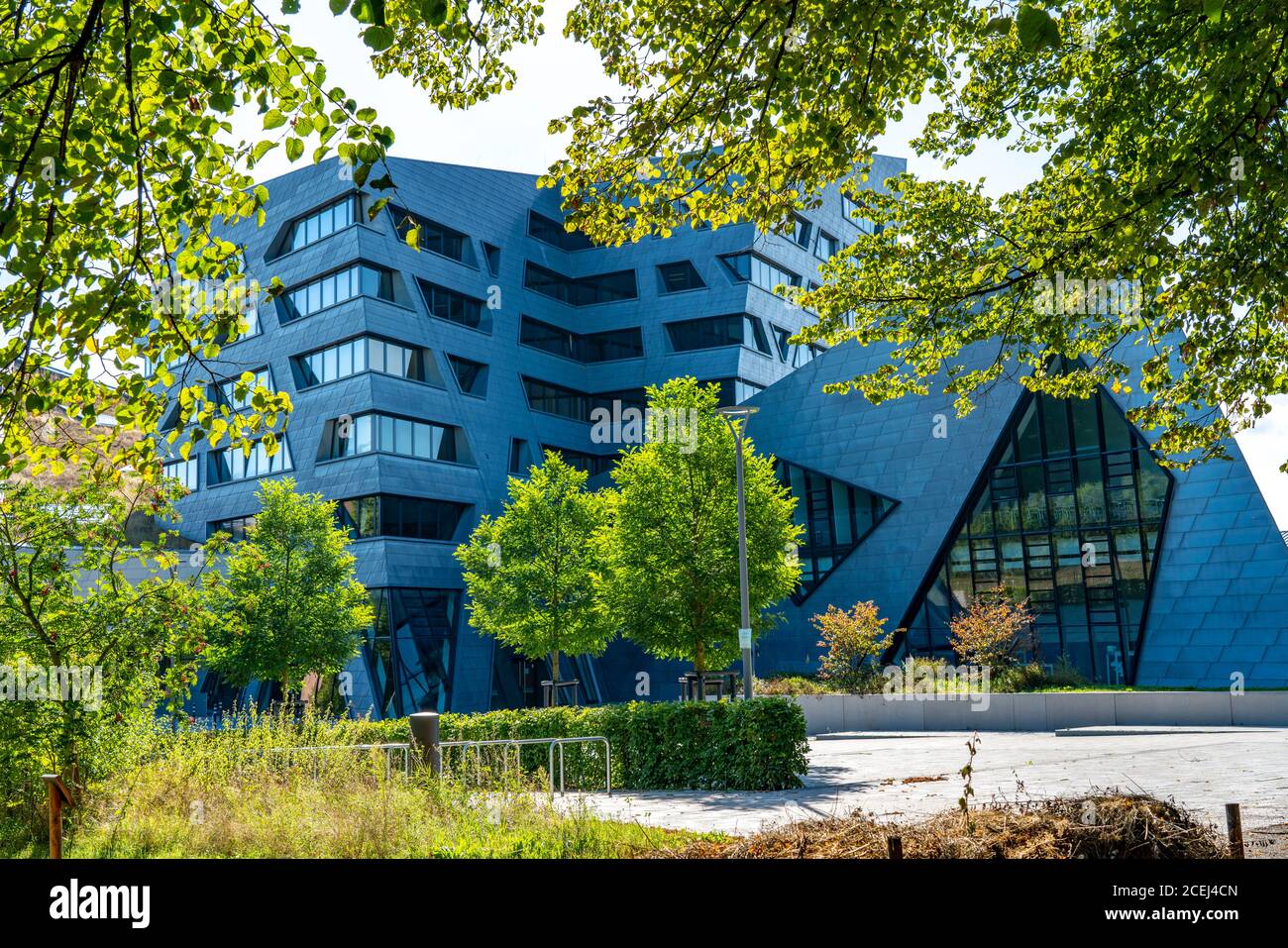 Die Leuphana Universität Lüneburg, Zentralgebäude, von Daniel Libeskind entworfen, Niedersachsen, Deutschland, Stock Photo