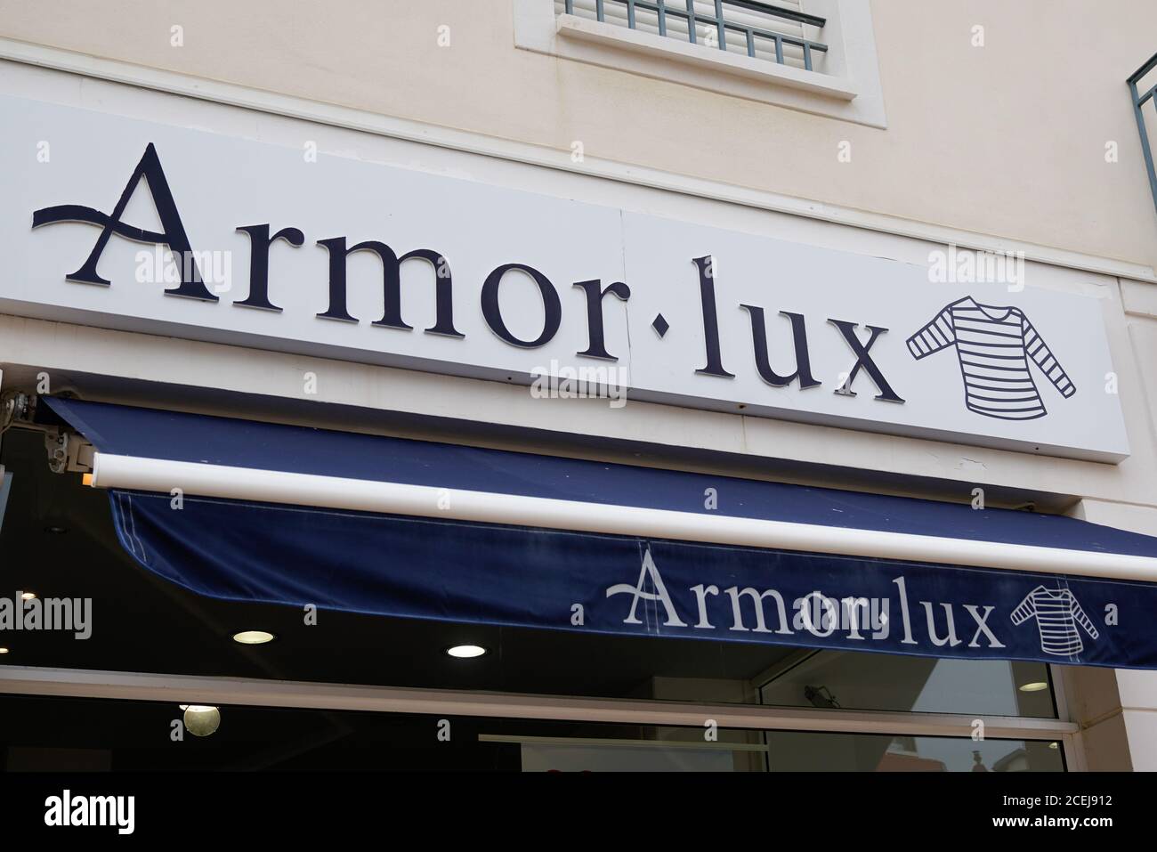 Bordeaux , Aquitaine / France - 08 25 2020 : Armor Lux logo and sign front  of French clothing store marine boat ocean and sea fashion shop Stock Photo  - Alamy
