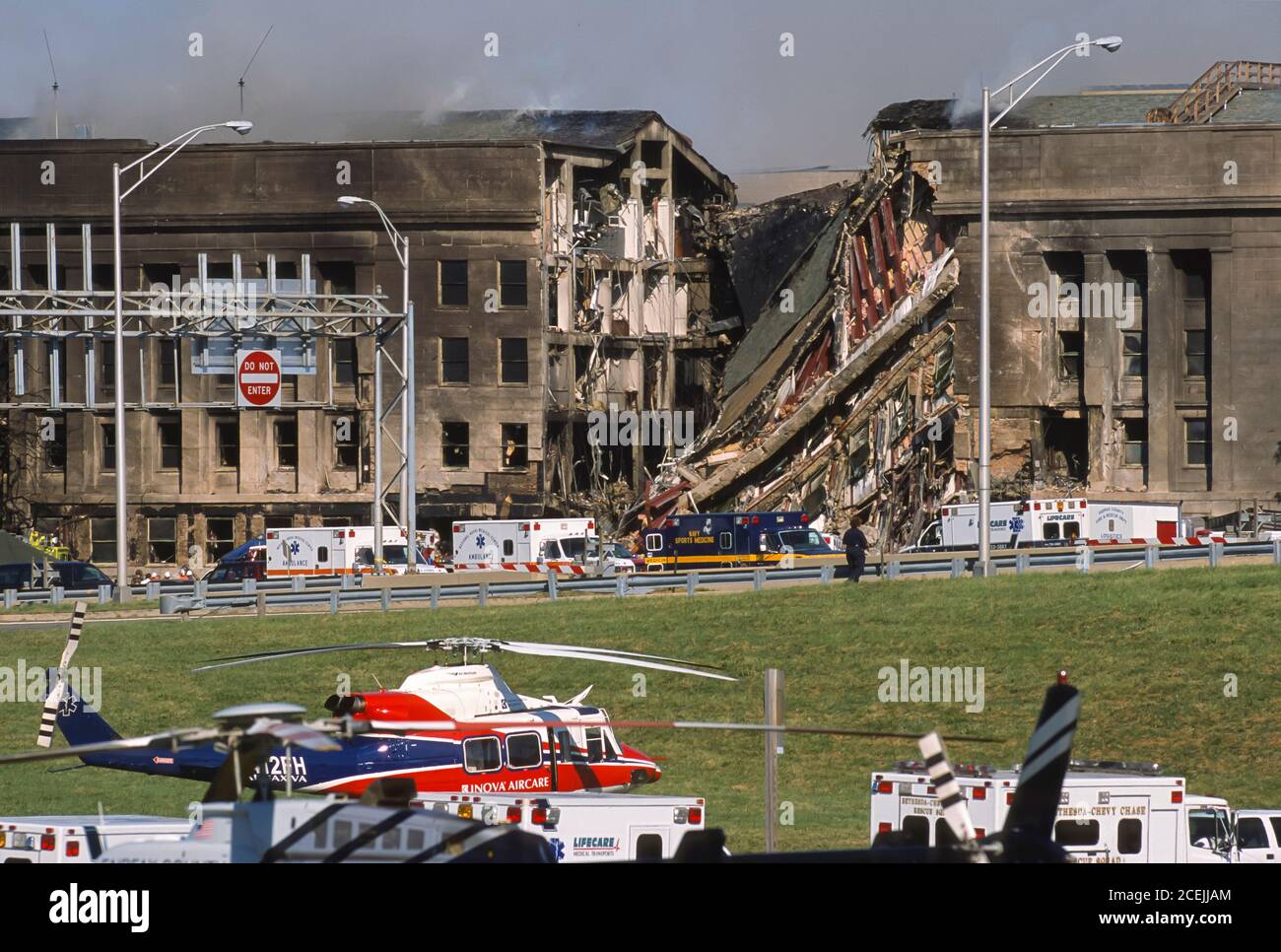 ARLINGTON, VIRGINIA, USA, SEPTEMBER 11, 2001 - Pentagon west side damage from hijacked 757 jetliner terrorism crash. Stock Photo