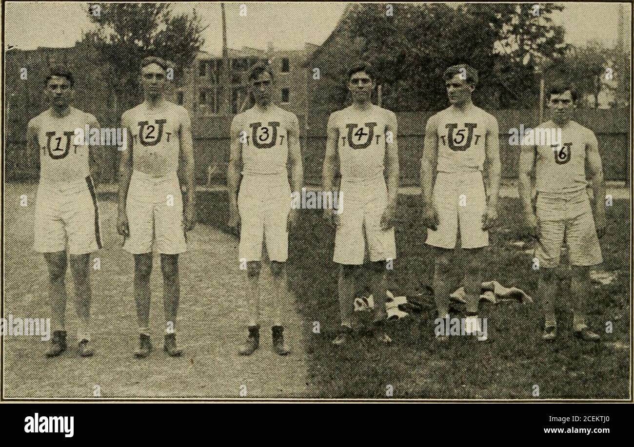 . Spalding's official athletic almanac. ds, Yale, 22 3-5s.; 1894, E. S. Ramsdell, Pennsylvania, 22s.; 1895,J. V. Crum, Iowa, 22s.; 1896, B. J. Wefers, Georgetown, 211-5s.; 1900,J. H. Colfelt, Princeton, 22 3-5s.; 1898, J. W. B. Tewksbury, Pennsyl-vania, 213-5S.; 1899, J. W. B. Tewksbury, Pennsylvania, 21 3-5s.; 1900,F. W. Jarvis, Princeton, 22 l-5s.; 1901, F. M, Sears, Cornell, 22 3-5s.;1902, M. T. Lightner, Harvard, 213-5s.; 1903, M. T. Lightner. Harvard,22s.Quarter mile run—1876, H. W. Stevens, Williams, 56s.; 1877, G. M. Ham-mond, Columbia, 54s.; 1S7S, A. I. Burton, Columbia, 54 1-5s.; 1879 Stock Photo