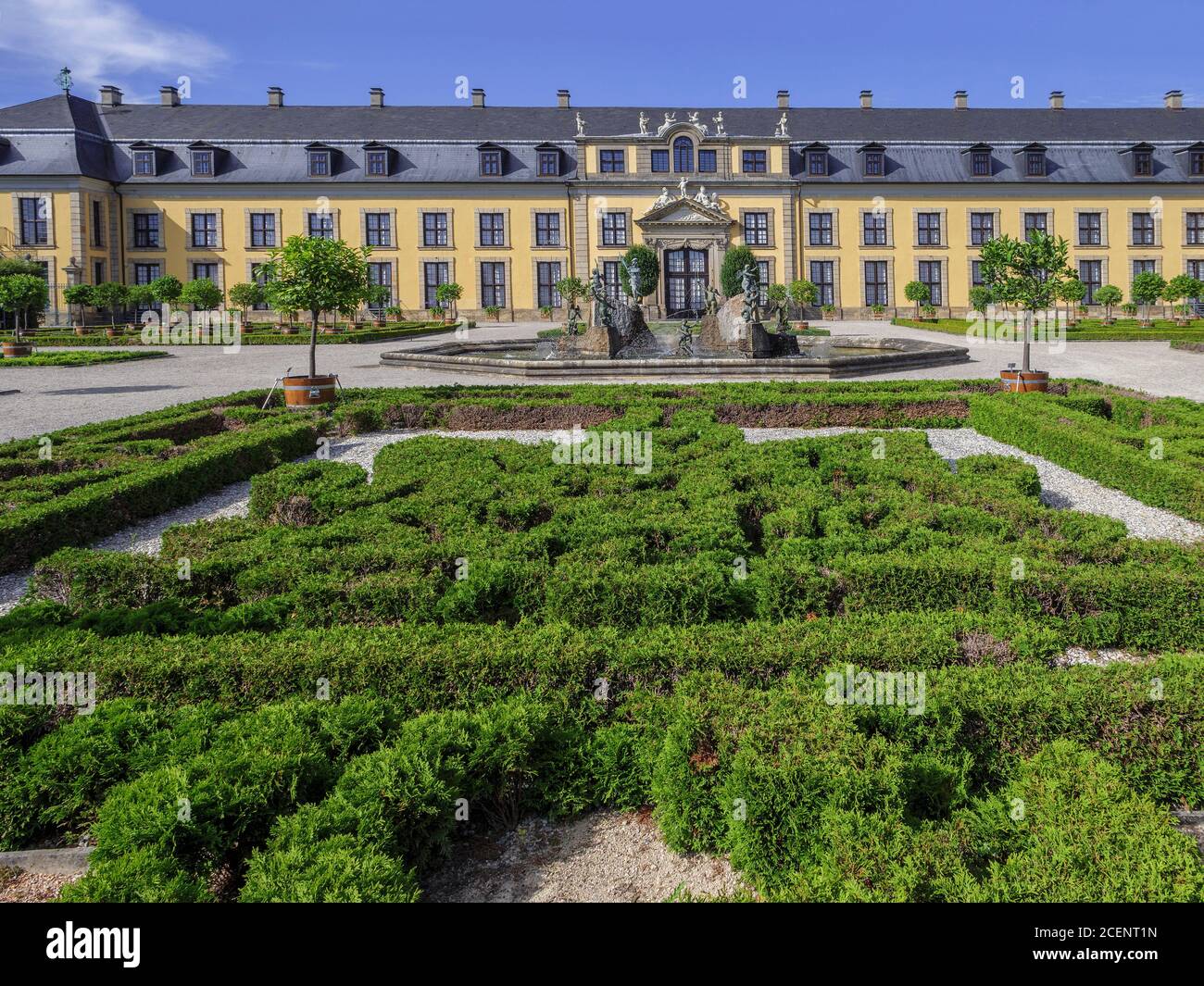 Orangerie und Orangenparterre mit Neptunbrunnen, Großer Garten der