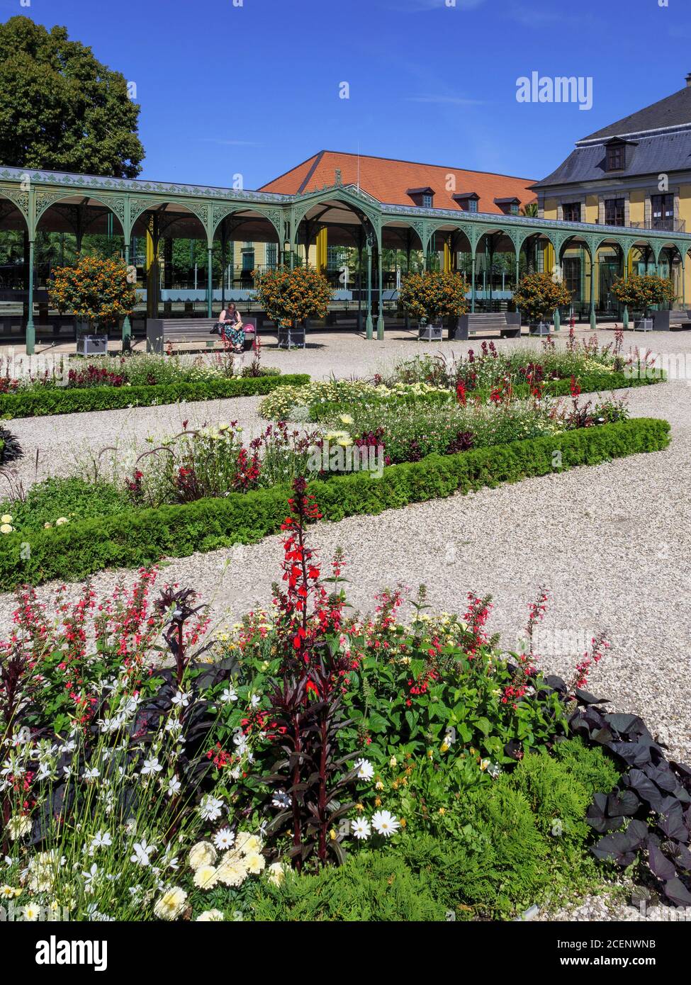 Blumengarten in Großer Garten der barocken Herrenhäuser Gärten, Hannover, Niedersachsen, Deutschland, Europa flower garden in Great Garden of baroque Stock Photo