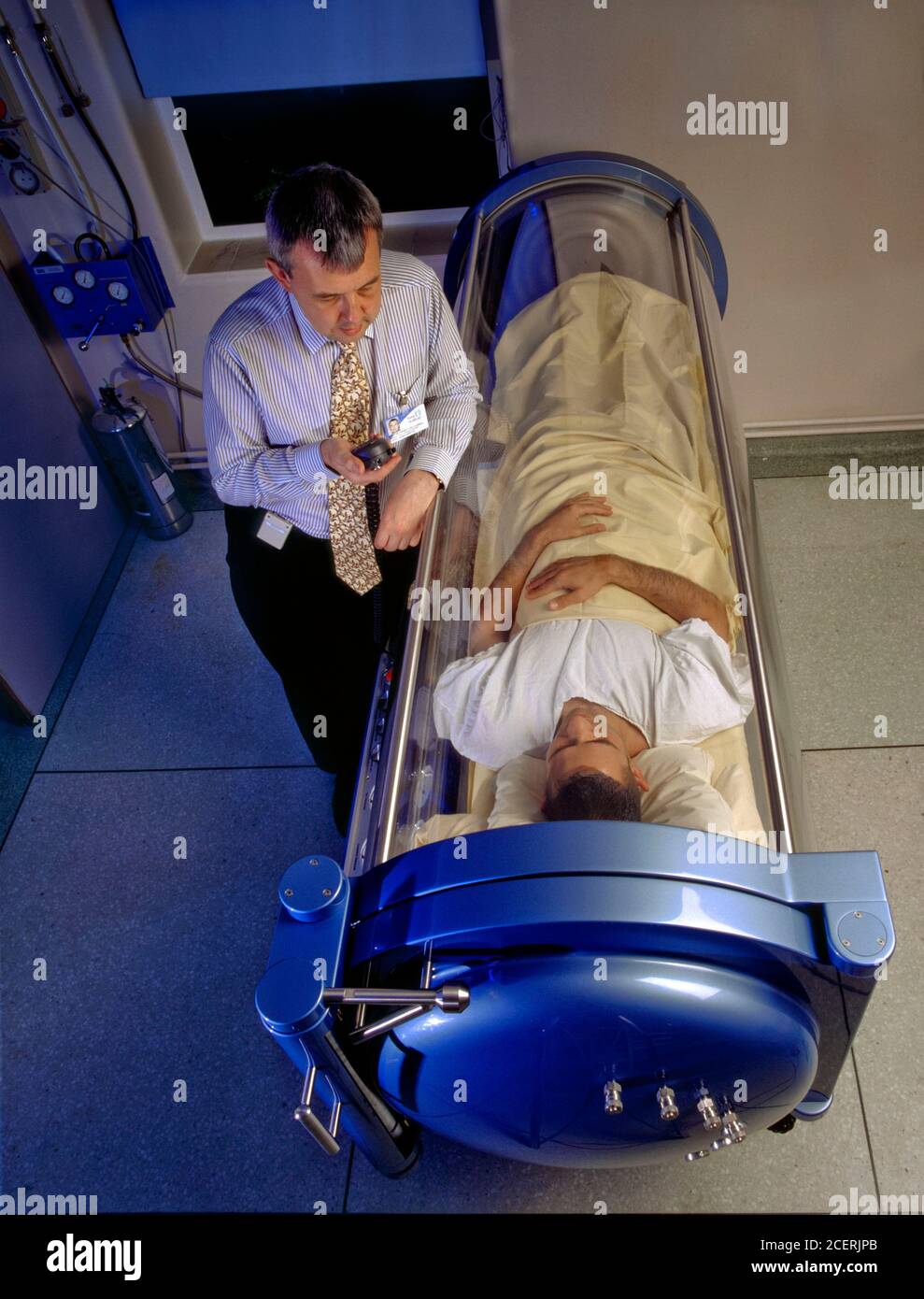Hyperbaric Oxygen Therapy Stock Photo Alamy