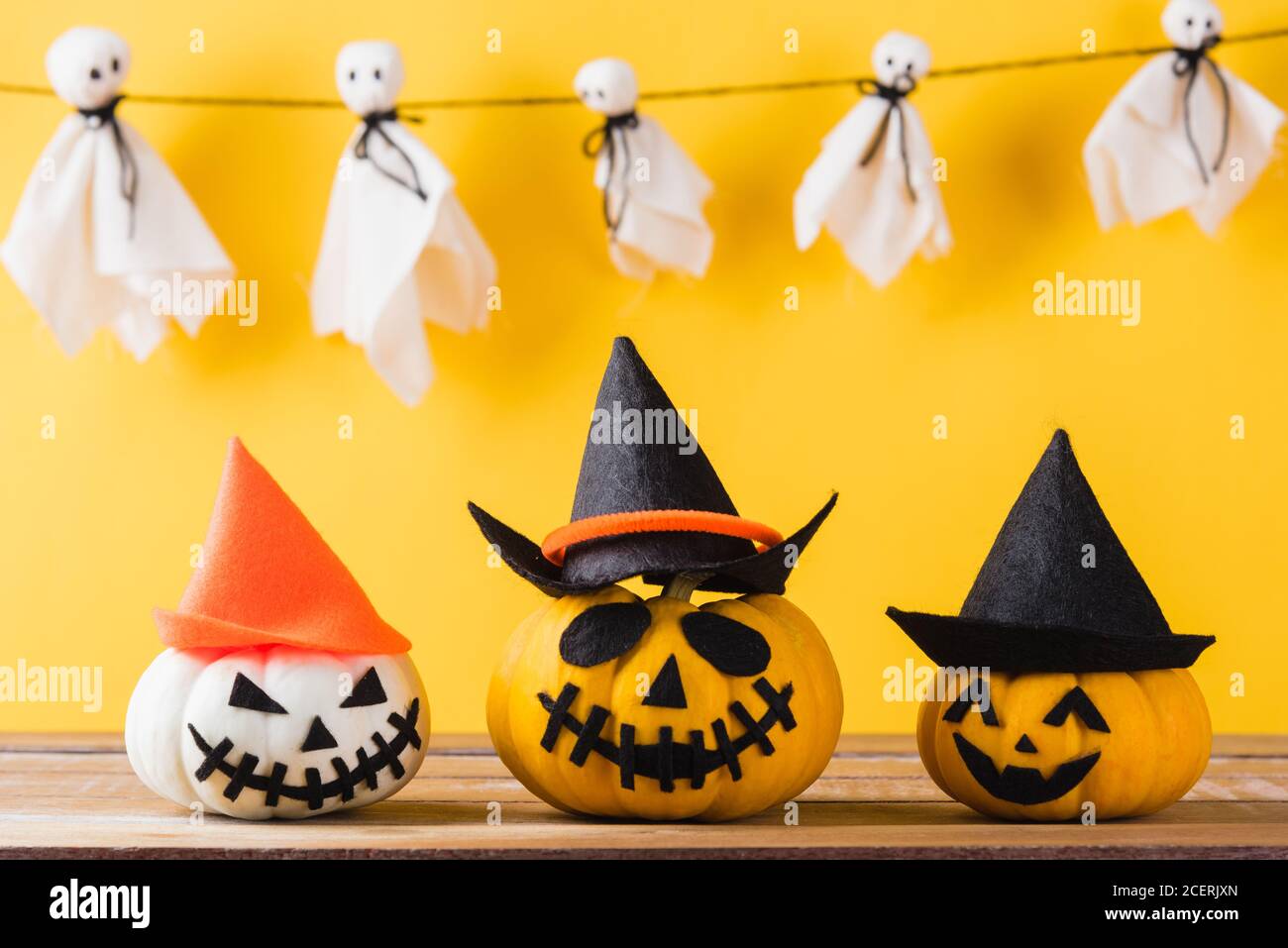 Smiling Pumpkin Faces  Fall halloween crafts, Pumpkin crafts, Halloween  diy crafts