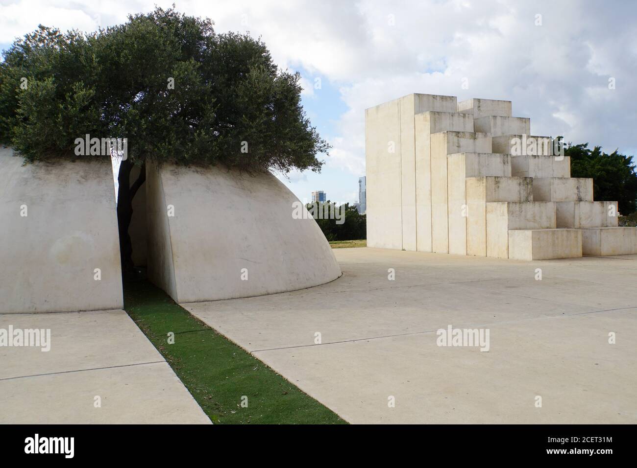Israel, Tel Aviv, Wolfson Park, White City Statue (1977 - 1988) a sculpture by Dani Karavan (born 1930). This sculpture is also known as White Square Stock Photo