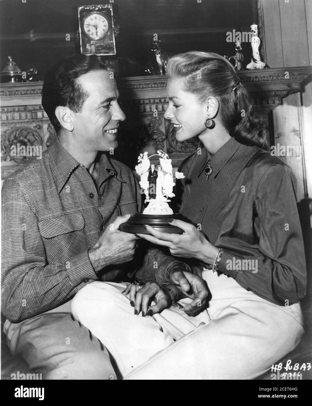 HUMPHREY BOGART and LAUREN BACALL 1945 newlyweds candid portrait at ...