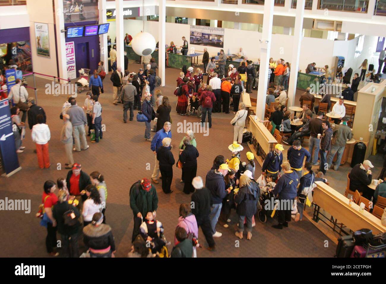 Glasgow Prestwick Airport, Ayrshire, Scotland, 09 April 2007, Passengers checking in Stock Photo