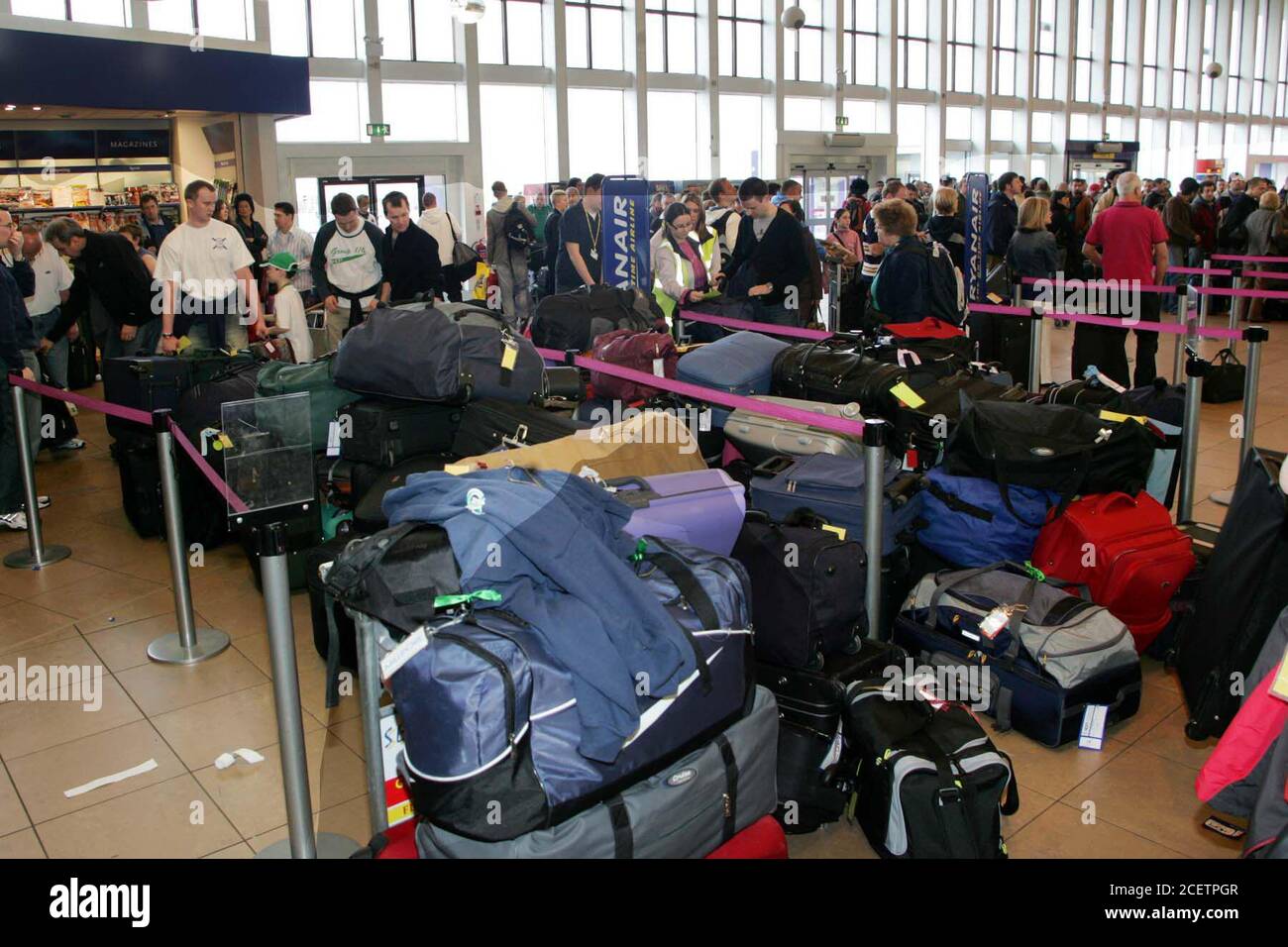 Glasgow Prestwick Airport, Ayrshire, Scotland, 09 April 2007, Passengers checking in Stock Photo