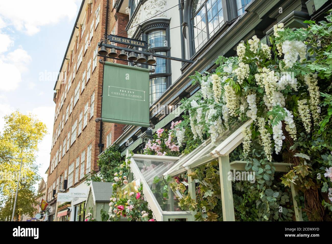 London- The Ivy restaurant on Kings Road, Chelsea Stock Photo