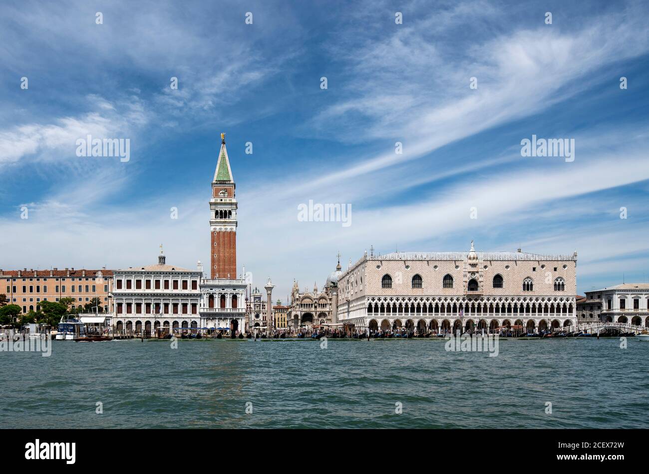 Venedig, Canal Grande, Blick auf den Markusplatz (Piazza San Marco), rechts der Dogenpalast (Palazzo Ducale) Stock Photo