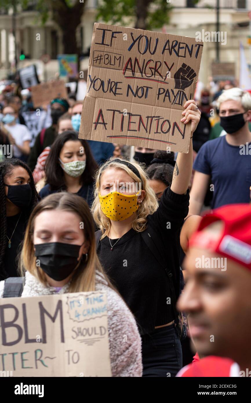 Angry crowd of people hi-res stock photography and images - Alamy