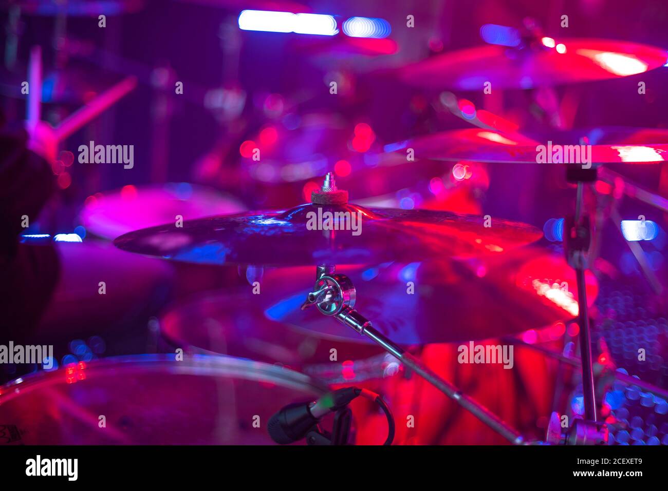 drums on stage before a music concert Stock Photo - Alamy