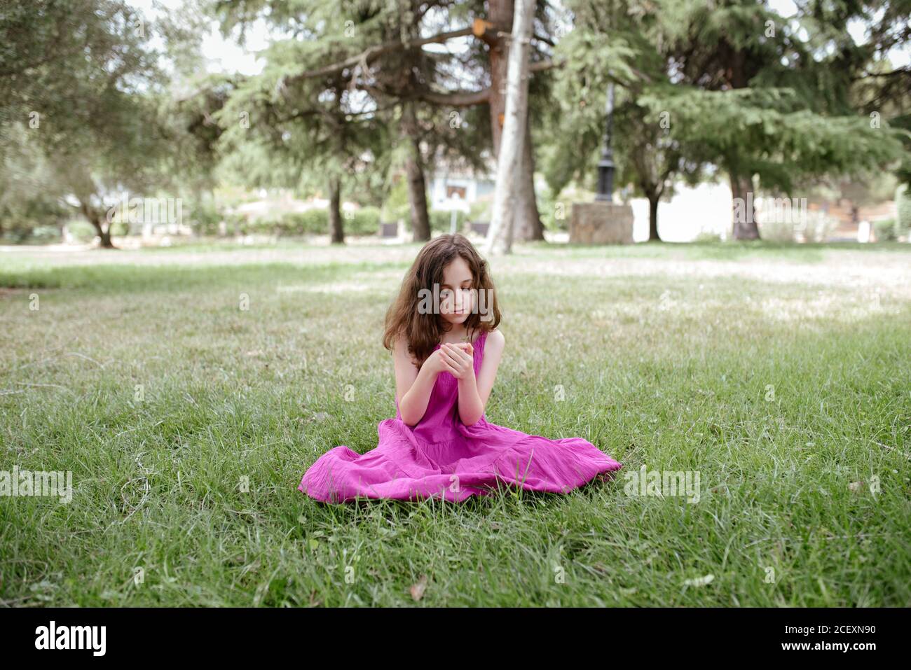 Girl preteen pink hi-res stock photography and images - Alamy