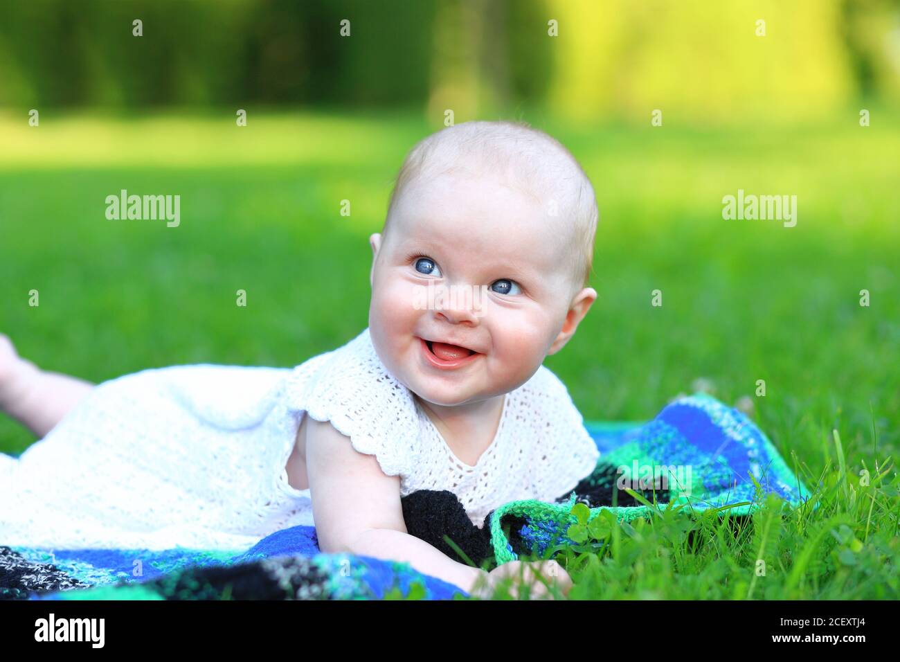 Dad and daughter in the park. Portrait of dad and child Stock Photo - Alamy