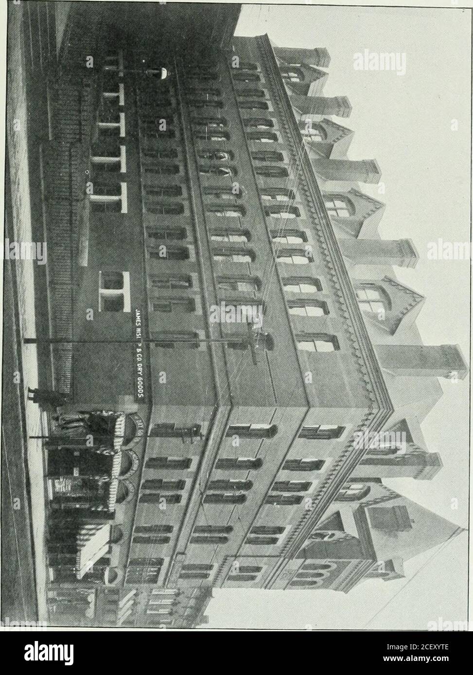 . Picturesque New London and its environs : Grofton, Mystic, Montville, Waterford, at the commencement of the twentieth century. reciate the citys advantages andopportunities as a place of charmingdwellings and elegant residences. It is the good fortune of New Ldu-don to possess several delightful out-ing spots and breathing places. OnBroad Street, bounded on its westernmargin liy Hempstead Street, isWilliams Memorial Park, which owesits existence as a public playgroundto the late Hon. Charles AugustusWilliams. Further north on BroadStreet, surrounded liy Broad, Williams, provided with advanta Stock Photo