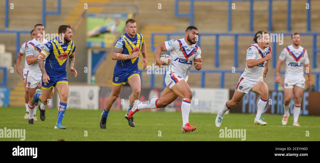 Tanginoa Wakefield Trinity's Kelepi Tanginoa launches attack Stock Photo - Alamy