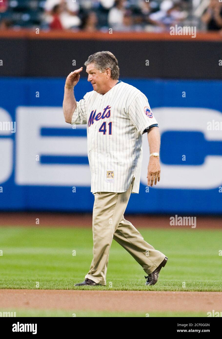 Citi Field. 2nd Sep, 2020. New York Mets legend Tom Seaver, and Hall of Fame right-hander, who earned the nickname 'Tom Terrific' died on Wednesday at the age of 75 from complications from Lyme disease. FILE PICTURE: August 22 2009: TOM SEAVER (41) of the 1969 Miracle Mets World Series Champions during their 40th anniversary ceremony before game time between the New York Mets and the Philadelphia Phillies at Citi Field. The Phillies defeated the Mets 4-1. Credit: csm/Alamy Live News Stock Photo