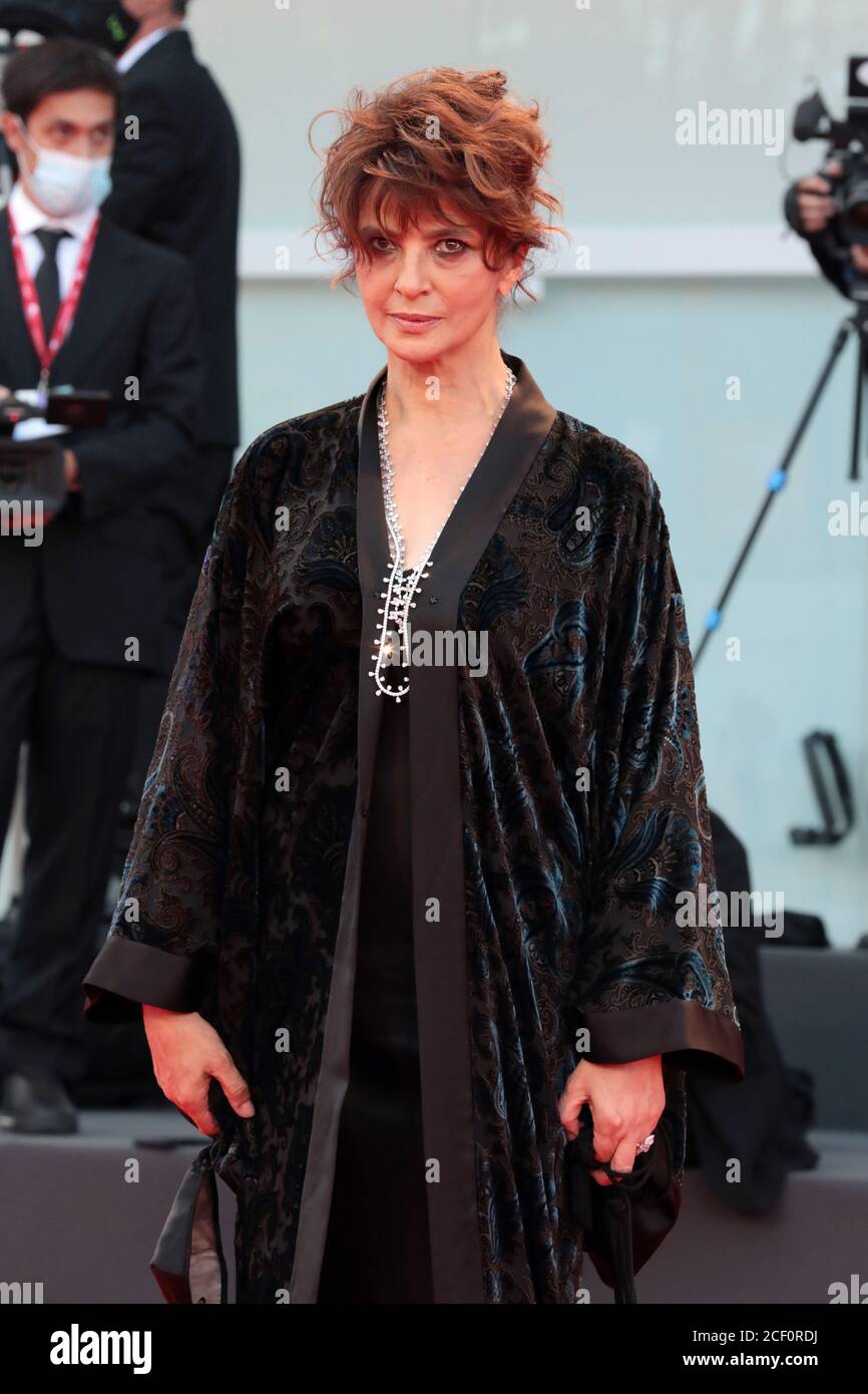 Venice, Italy. 02nd Sep, 2020. Venice, Italy. 02nd Sep, 2020. Laura Morante walks the red carpet ahead of the Opening Ceremony and the 'Lacci' red carpet during the 77th Venice Film Festival at on September 02, 2020 in Venice, Italy. Credit: Annalisa Flori/Media Punch/Alamy Live News Credit: MediaPunch Inc/Alamy Live News Stock Photo