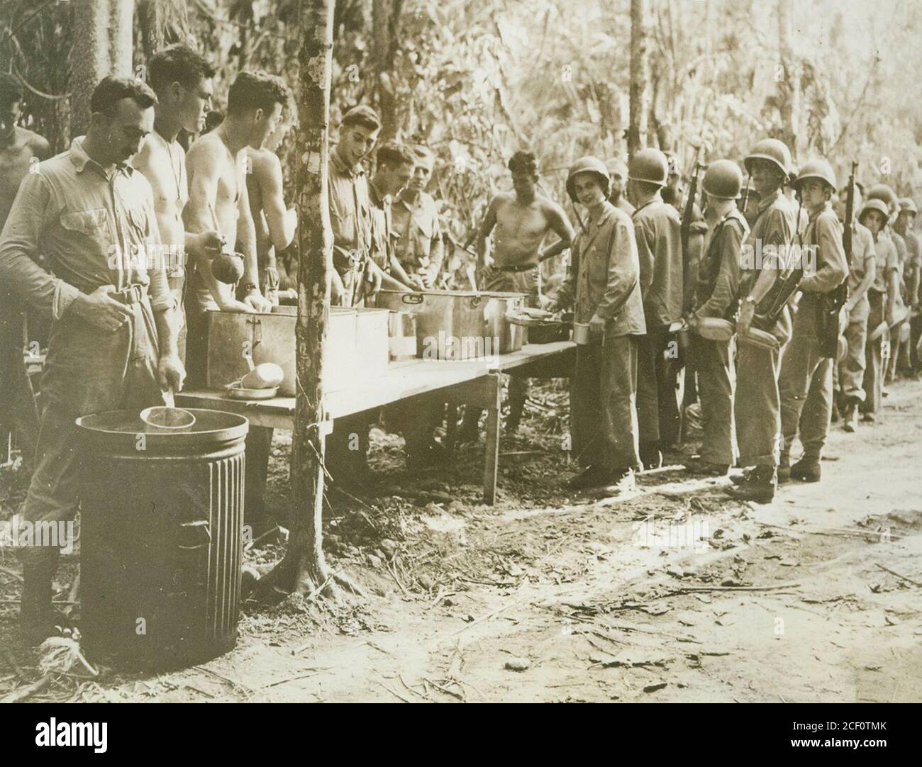 Army chow hi-res stock photography and images - Alamy