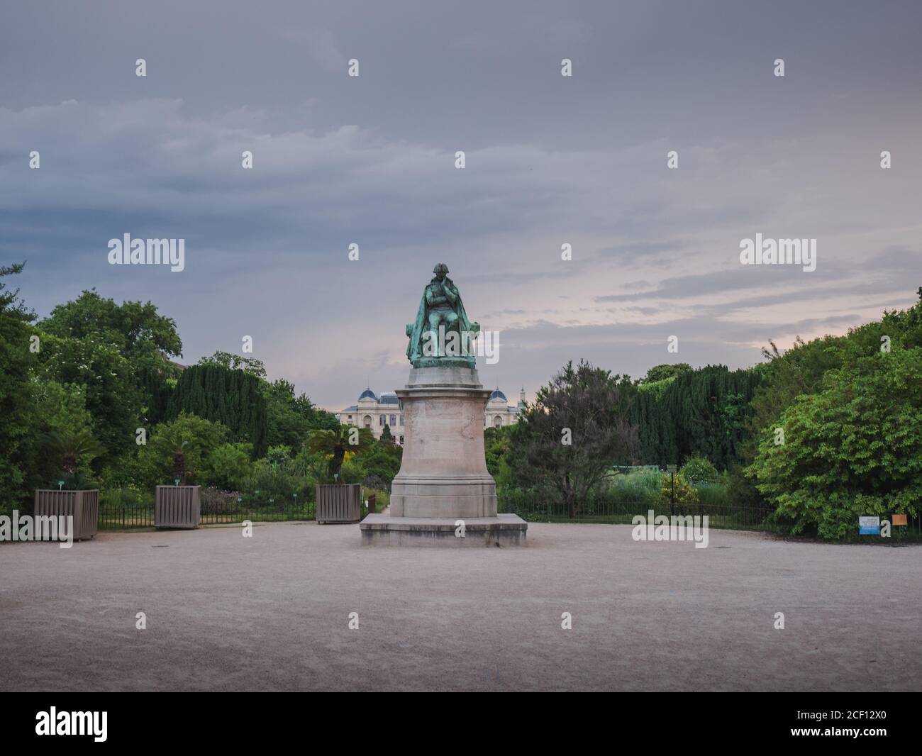 Paris, jardin des plantes, statue de Lamarck Stock Photo Alamy