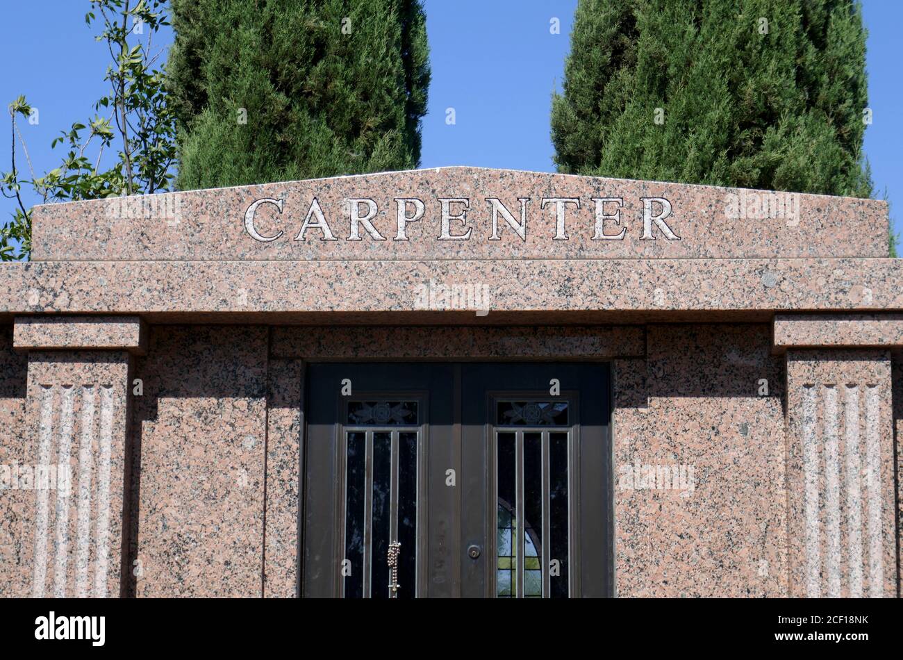 Karen Carpenter Grave Karen Carpenter s Death And Funeral 40 Years karen-carpenter-grave-karen-carpenter-s-death-and-funeral-40-years