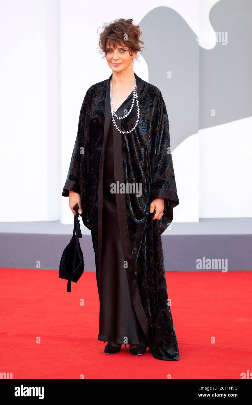Venice, Italy. 02nd Sep, 2020. Laura Morante attending the 'Lacci/The Ties' premiere and opening ceremony at the 77th Venice International Film Festival on September 2, 2020 in Venice, Italy Credit: Geisler-Fotopress GmbH/Alamy Live News Stock Photo