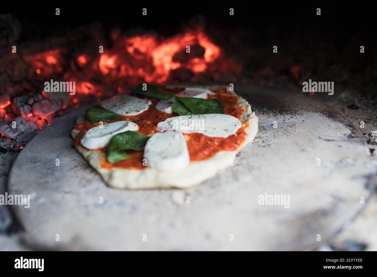 Margherita pizza hires stock photography and images Alamy