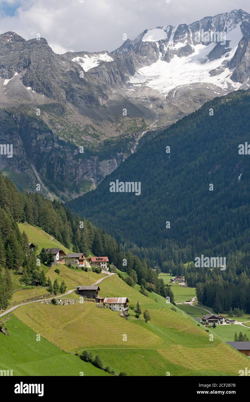 Riva di Tures /Rein in Taufers, Vallee du Riva (Val di Riva en italien, Reintal en allemand), Region du Trentin-Haut-Adige, Tyrol du Sud, Italie, Stock Photo