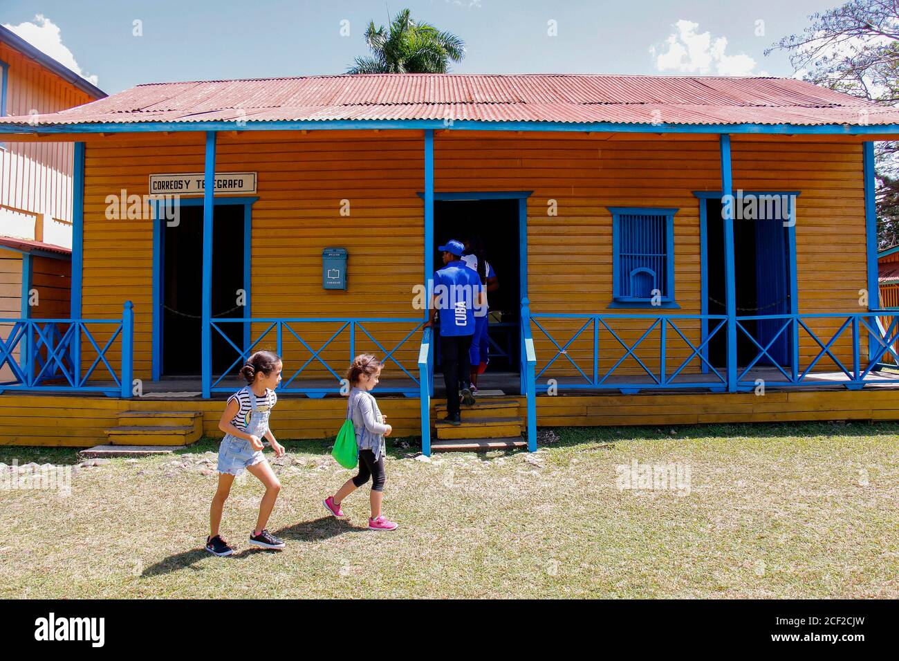 Oficinas De Dhl En La Habana Cuba Cuban post office hi-res stock photography and images - Alamy