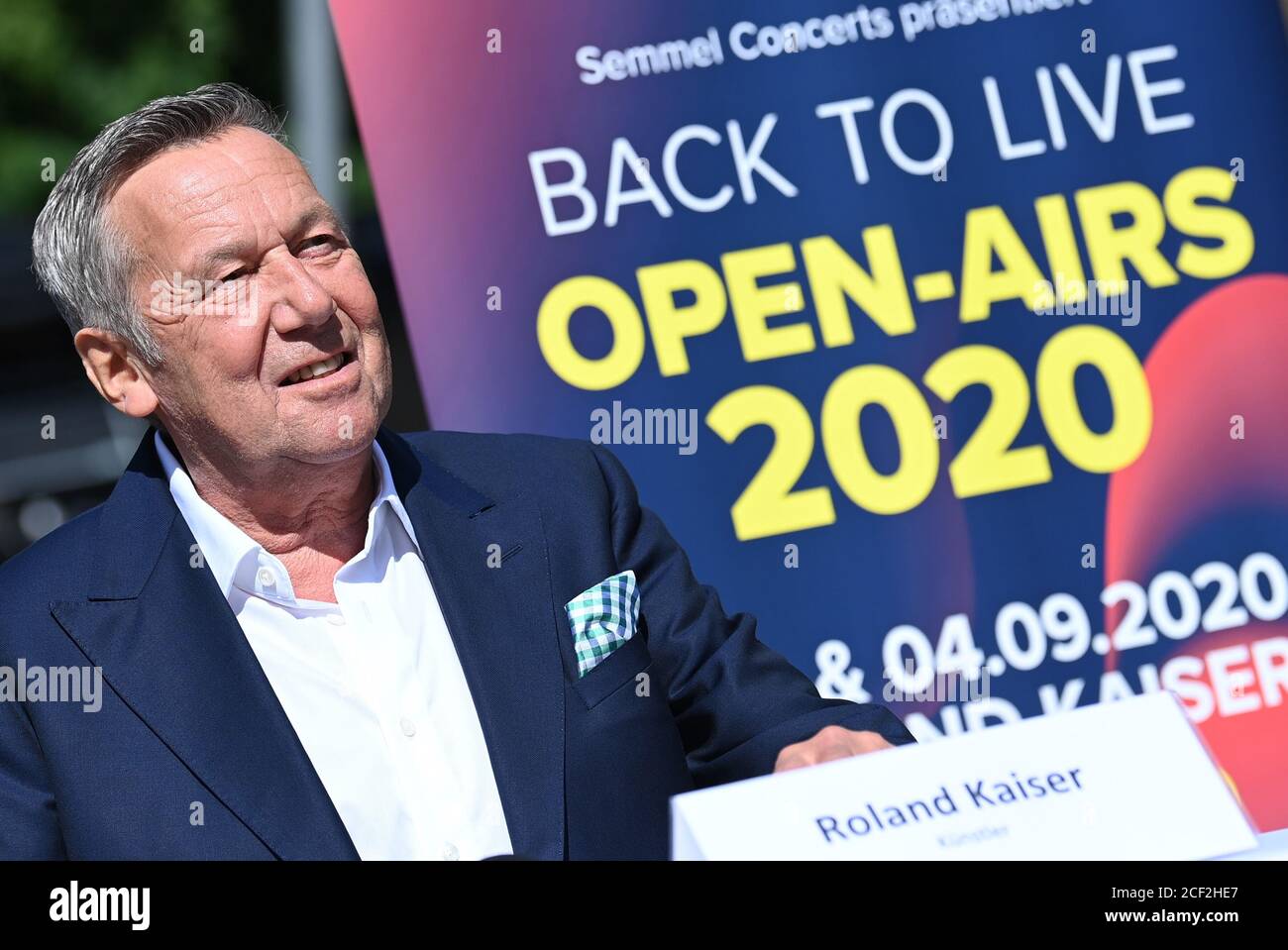 03 September 2020, Berlin: Before the start of the "Back to Live" concert  series, pop singer Roland Kaiser speaks at a press conference at the  Waldbühne. The concert is the start of