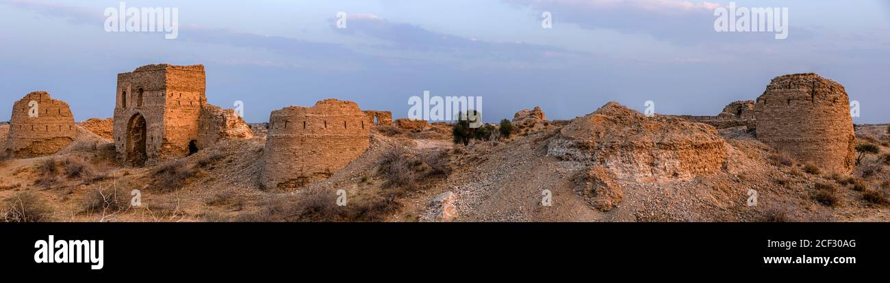 bijnot fort in desert of Pakistan Stock Photo Alamy