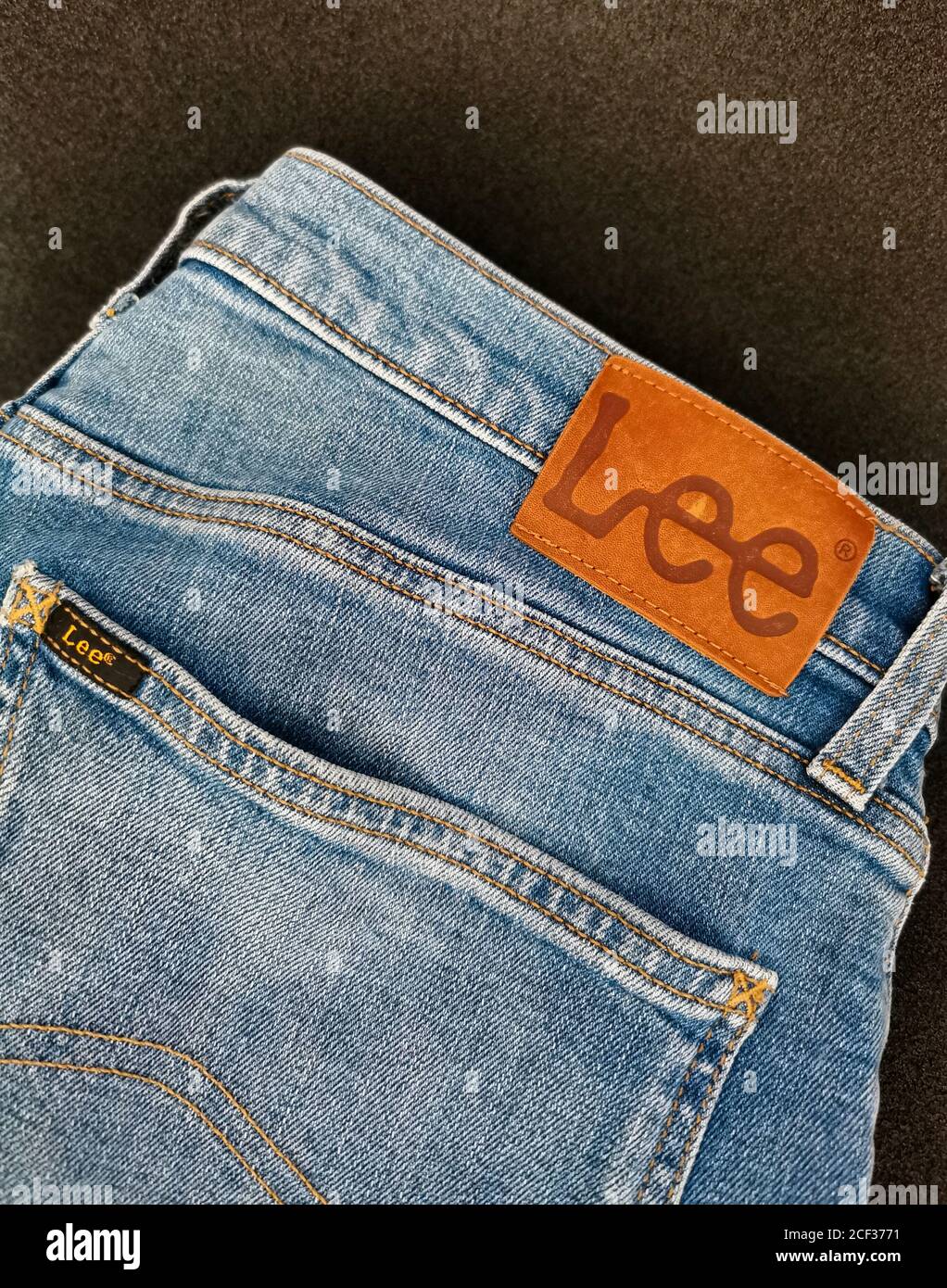 Lieve vervagen Duidelijk maken Lee brand jeans. This is an American manufacturer, founded in 1889. Photo  taken in Warsaw, Poland. 03.09.2020 Stock Photo - Alamy