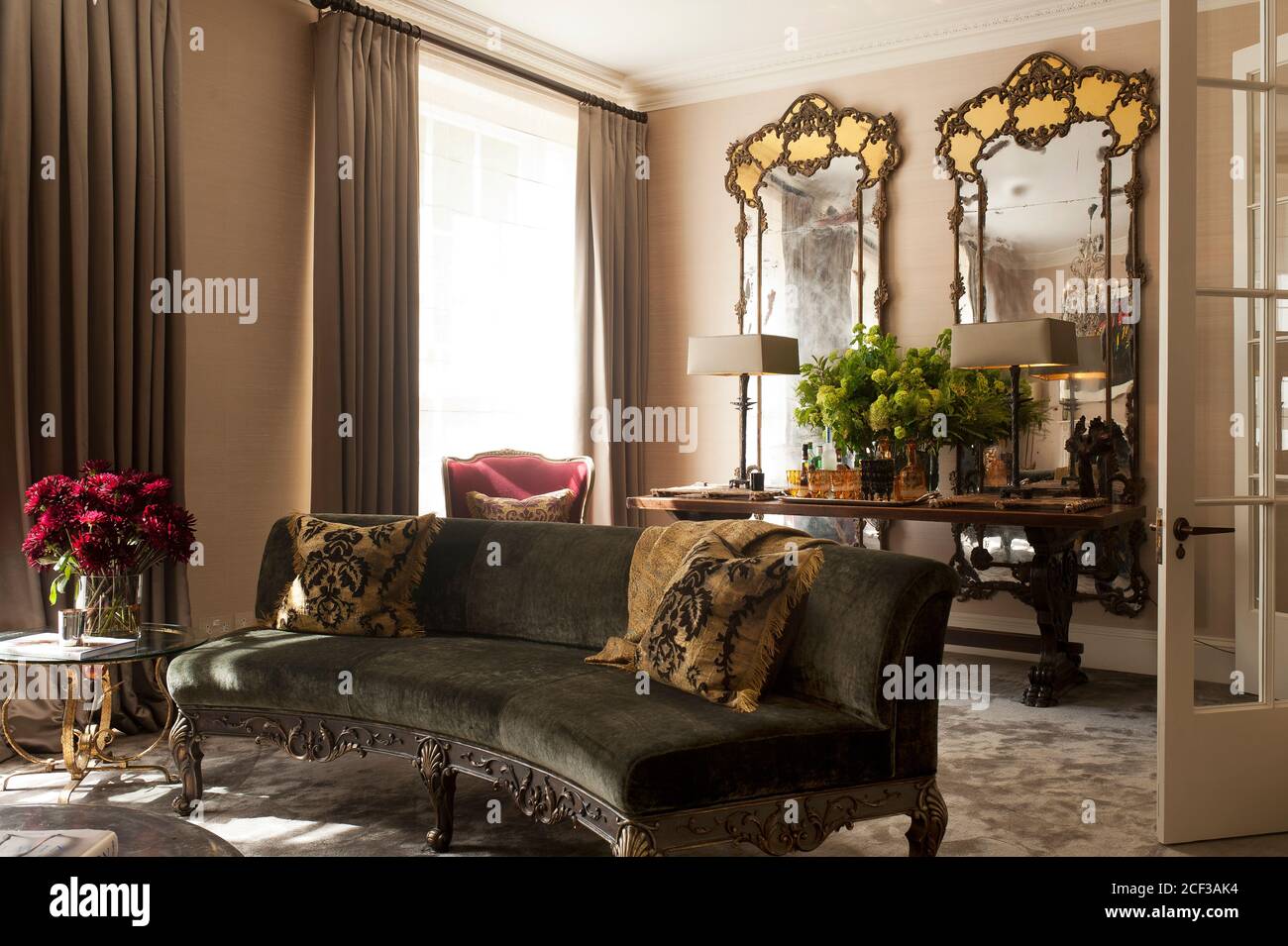 Victorian style living room Stock Photo Alamy
