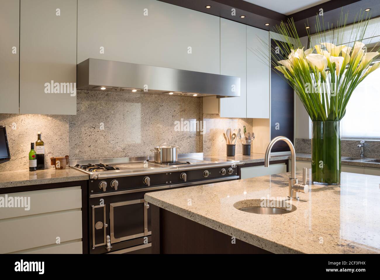 Flower arrangement in modern kitchen Stock Photo Alamy