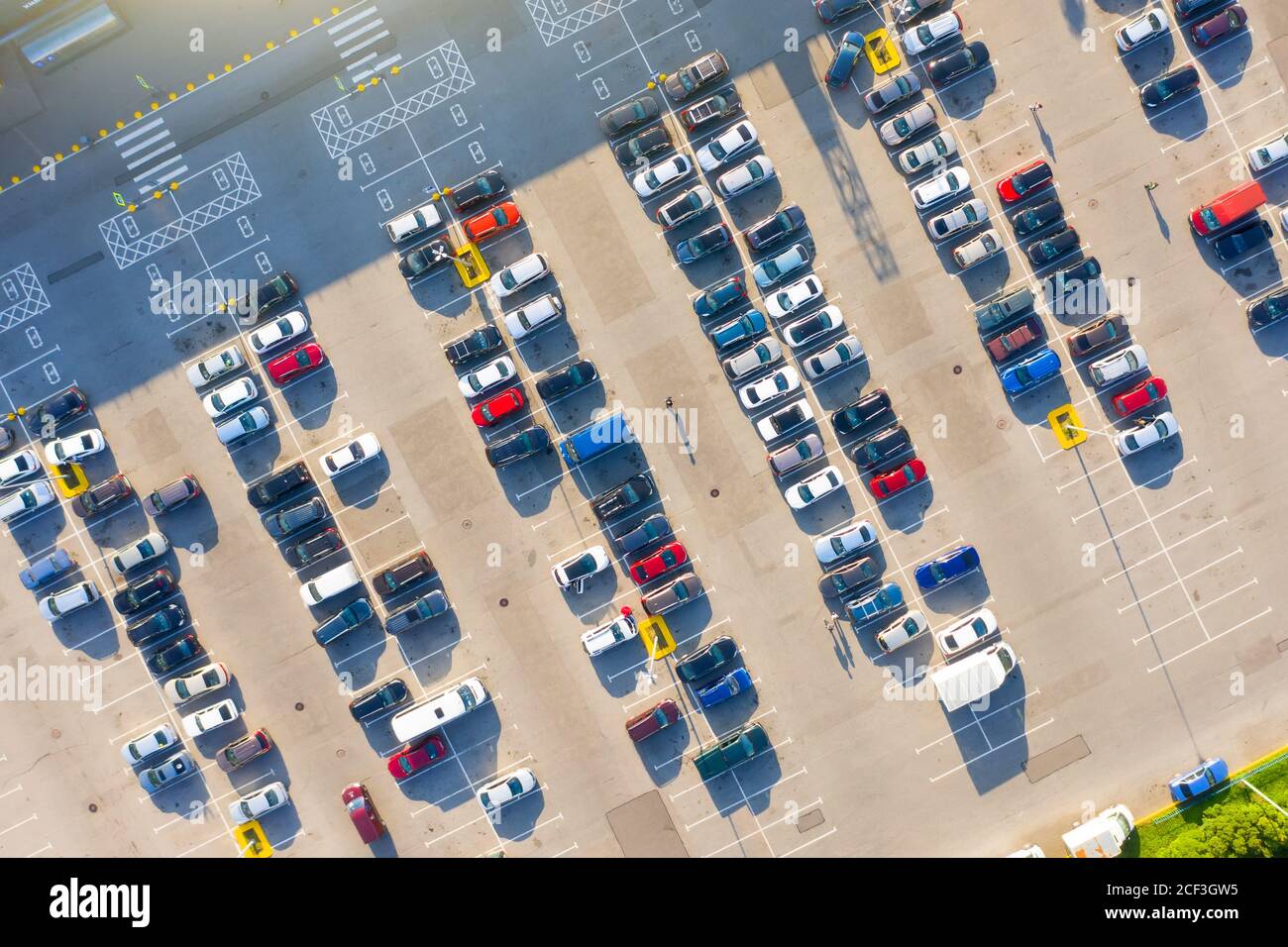 Roof top parking lot hi-res stock photography and images - Alamy